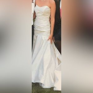 Renella wedding dress and veil